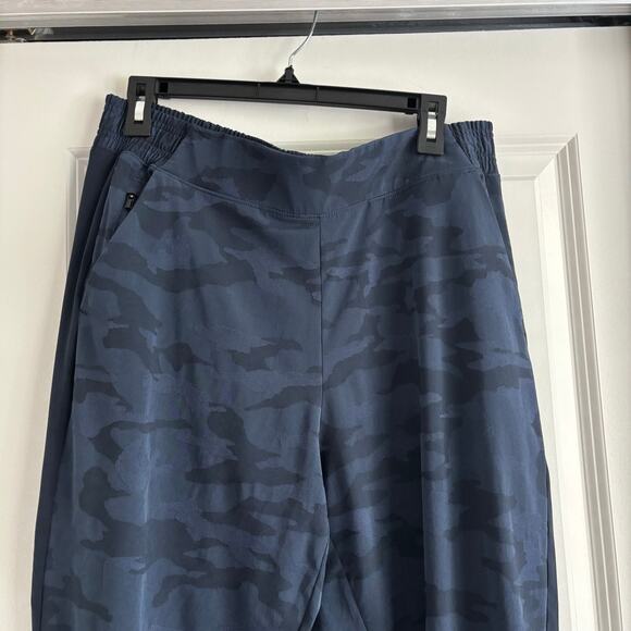 Athleta Brooklyn Textured Camo Joggers 14 Navy Camo Athletic Athleisure - Picture 4 of 10